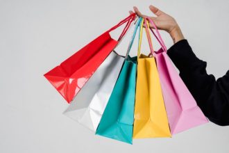 Faturamento dos shoppings ultrapassa R$ 200 bilhões e revela nova dinâmica de consumo no Brasil