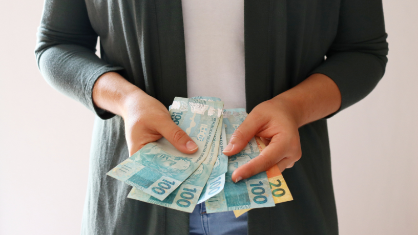 Economia do Bolso Apertado: Como Garantir Seu Poder de Compra em 2026