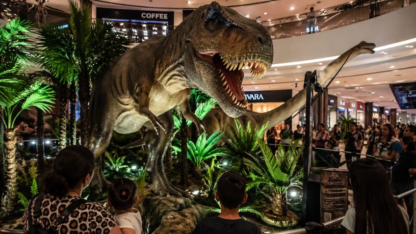 Exposição Mundo Jurássico: Dinossauros Gigantes Gratuitos em Shopping Viram Atração Imperdível para Famílias
