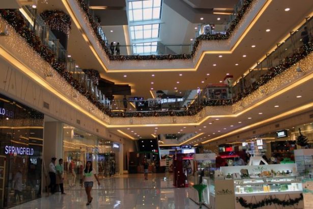 Dubai Mall: o maior shopping do mundo redefine consumo, turismo e experiência urbana