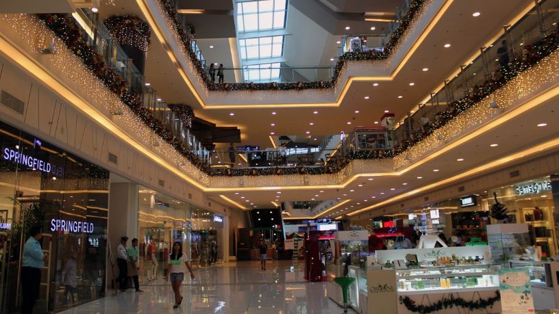 Dubai Mall: o maior shopping do mundo redefine consumo, turismo e experiência urbana