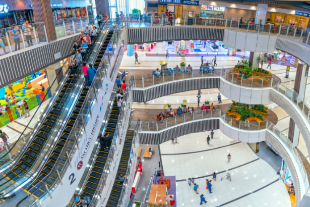 Faturamento dos shoppings brasileiros bate recorde de R$ 201 bilhões em 2025