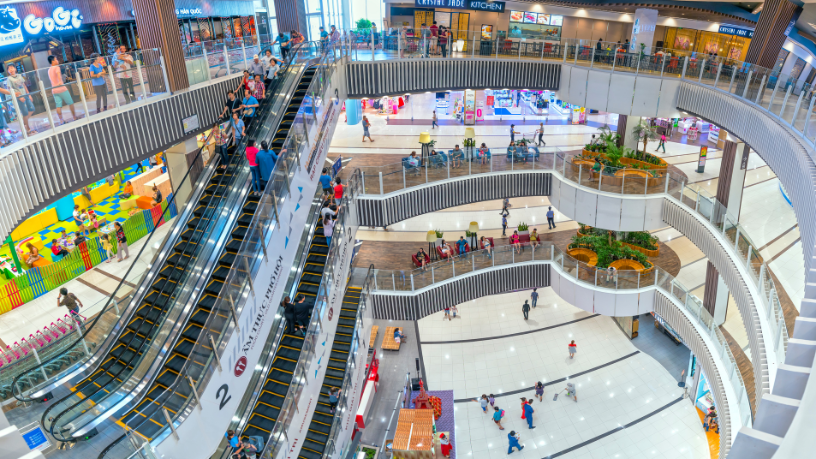 Faturamento dos shoppings brasileiros bate recorde de R$ 201 bilhões em 2025